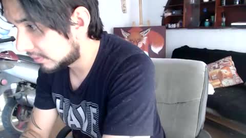 Snapshot of oliver_laid_2023 chatting on May 16, 7:34 pm oliver_laid_2023 online show from May 16, 7:34 pm