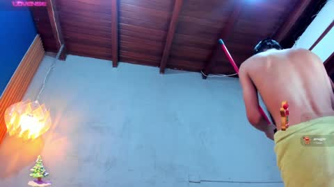 Snapshot of oliver_mejia chatting on December 22, 4:28 am THE MONSTER COCK OLIVER online show from December 22, 4:28 am