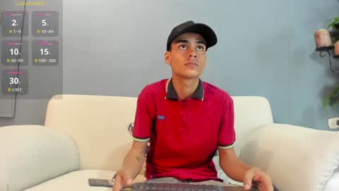 Snapshot of oliver_mejia chatting on February 2, 1:34 am THE MONSTER COCK OLIVER online show from February 2, 1:34 am