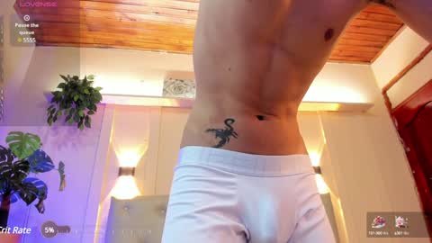 Snapshot of oliver_mejia chatting on February 4, 10:13 pm THE MONSTER COCK OLIVER online show from February 4, 10:13 pm