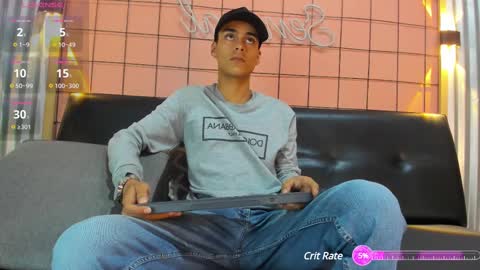 Snapshot of oliver_mejia chatting on February 10, 1:46 am THE MONSTER COCK OLIVER online show from February 10, 1:46 am