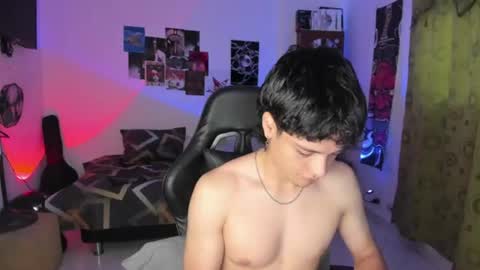 Snapshot of oliver_mrgn_ chatting on August 1, 8:08 pm Oliver online show from August 1, 8:08 pm