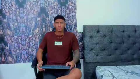 oliver_smith_2 online show from February 27, 12:21 am