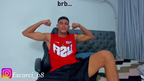 Snapshot of oliver_smith_2 chatting on April 27, 7:23 pm oliver_smith_2 online show from April 27, 7:23 pm