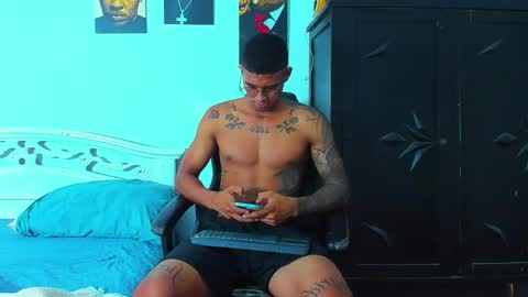 Snapshot of oliver_smith_2 chatting on May 31, 2:13 pm oliver_smith_2 online show from May 31, 2:13 pm