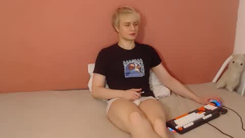 Oliver online show from March 20, 1:10 am