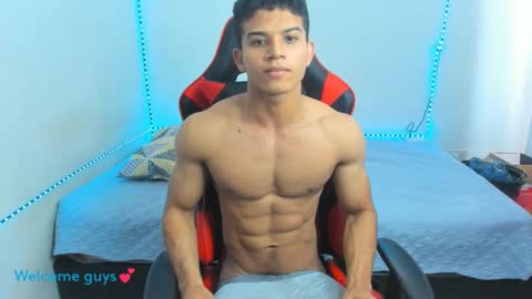 Snapshot of oliver_thompsson chatting on January 13, 4:19 pm oliver thompsson online show from January 13, 4:19 pm