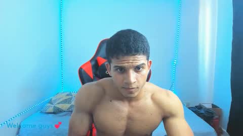 Snapshot of oliver_thompsson chatting on February 7, 9:04 pm oliver thompsson online show from February 7, 9:04 pm