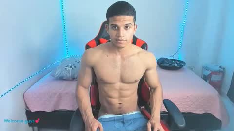 Snapshot of oliver_thompsson chatting on May 17, 6:26 pm oliver thompsson online show from May 17, 6:26 pm