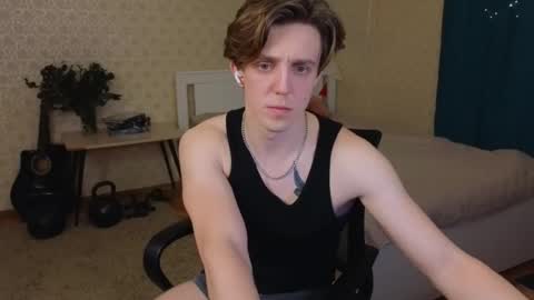 Snapshot of oliver_travis chatting on February 18, 12:15 am Oliver Evans online show from February 18, 12:15 am