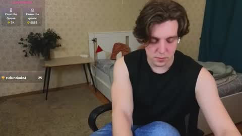 Snapshot of oliver_travis chatting on November 6, 12:22 am Oliver Evans online show from November 6, 12:22 am