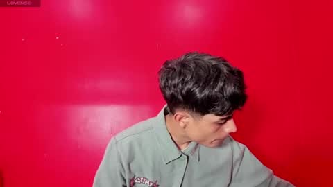 oliverboy2005 online show from July 3, 3:46 am