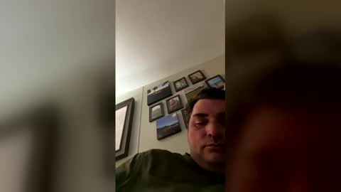 oliverclothesoff1211 online show from March 29, 1:49 am