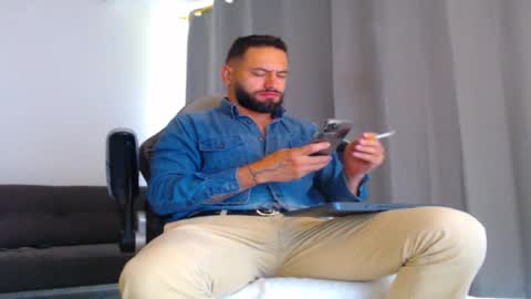 oliver online show from November 11, 12:49 pm