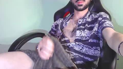 Oliver online show from November 15, 6:15 pm