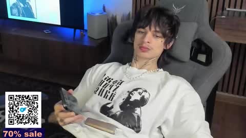 Snapshot of oliverrgroove chatting on March 20, 3:28 pm oliverrgroove online show from March 20, 3:28 pm