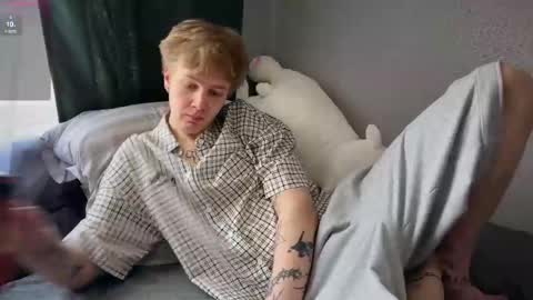 Snapshot of olivertasty chatting on May 8, 10:53 am oliver online show from May 8, 10:53 am