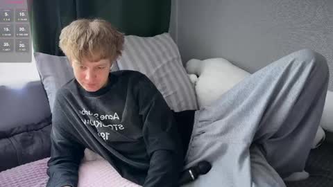 Snapshot of olivertasty chatting on May 14, 12:45 pm oliver online show from May 14, 12:45 pm