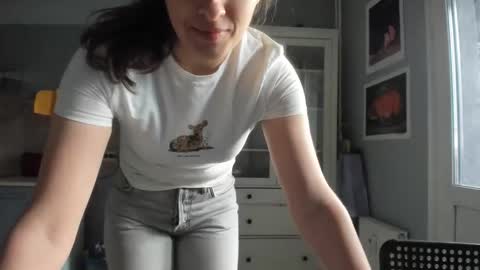 Snapshot of olivia__dream chatting on May 5, 3:42 pm olivia__dream online show from May 5, 3:42 pm
