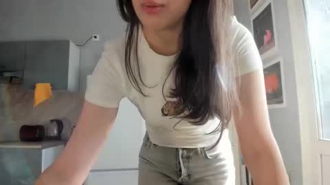 Snapshot of olivia__dream chatting on May 8, 3:17 pm olivia__dream online show from May 8, 3:17 pm