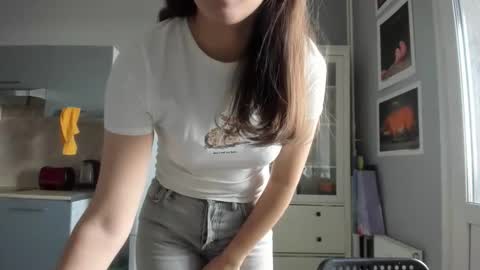 Snapshot of olivia__dream chatting on May 9, 11:15 am olivia__dream online show from May 9, 11:15 am