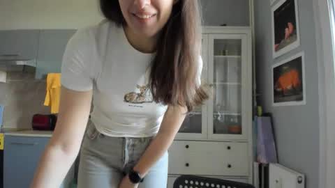 Snapshot of olivia__dream chatting on May 10, 7:46 am olivia__dream online show from May 10, 7:46 am