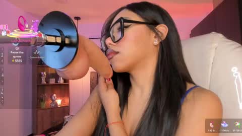 Snapshot of olivia__ds chatting on February 21, 4:18 am Olivia online show from February 21, 4:18 am