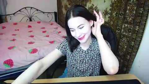 olivia_graceee online show from May 17, 10:00 am