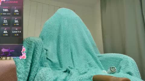 Olivia Hi guys Follow me  online show from December 2, 12:27 am