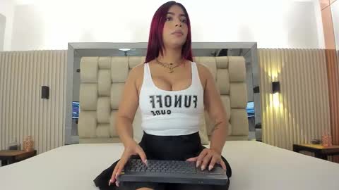 Snapshot of olivia_kollins chatting on February 24, 2:09 am olivia online show from February 24, 2:09 am