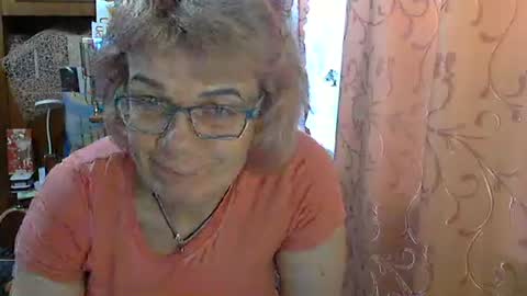 Olivia Mia online show from May 16, 6:54 am