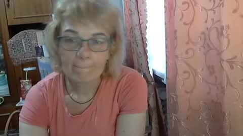 Snapshot of olivia_mia25 chatting on June 7, 6:06 am Olivia Mia online show from June 7, 6:06 am