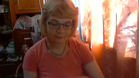Snapshot of olivia_mia25 chatting on June 19, 2:54 pm Olivia Mia online show from June 19, 2:54 pm