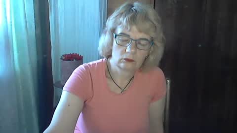 Snapshot of olivia_mia25 chatting on July 3, 8:21 am Olivia Mia online show from July 3, 8:21 am