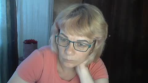 Snapshot of olivia_mia25 chatting on July 7, 10:30 am Olivia Mia online show from July 7, 10:30 am