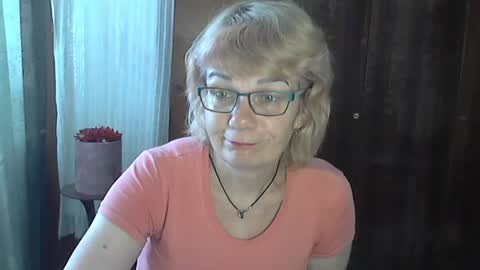 Snapshot of olivia_mia25 chatting on July 8, 8:41 am Olivia Mia online show from July 8, 8:41 am