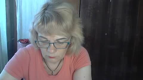 Snapshot of olivia_mia25 chatting on July 9, 10:19 am Olivia Mia online show from July 9, 10:19 am