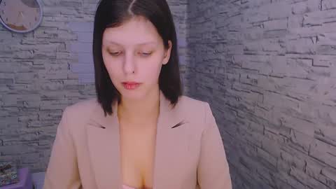 Olivia online show from December 16, 4:27 pm