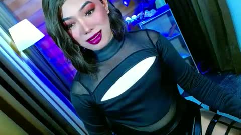 Snapshot of olivia_the_temptress27 chatting on April 23, 8:13 am Miss OLIVIA online show from April 23, 8:13 am