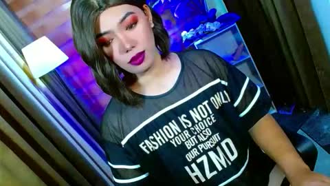 Snapshot of olivia_the_temptress27 chatting on April 24, 8:39 am Miss OLIVIA online show from April 24, 8:39 am