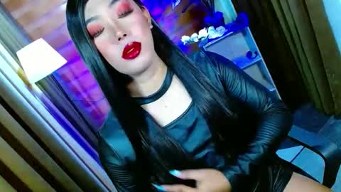 Snapshot of olivia_the_temptress27 chatting on April 25, 9:23 am Miss OLIVIA online show from April 25, 9:23 am