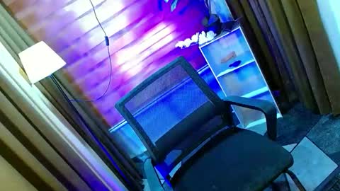 Snapshot of olivia_the_temptress27 chatting on May 10, 5:12 am Miss OLIVIA online show from May 10, 5:12 am