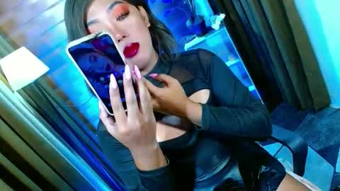 Snapshot of olivia_the_temptress27 chatting on May 23, 8:40 am Miss OLIVIA online show from May 23, 8:40 am
