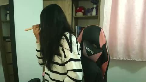 Olivia online show from December 2, 12:54 pm