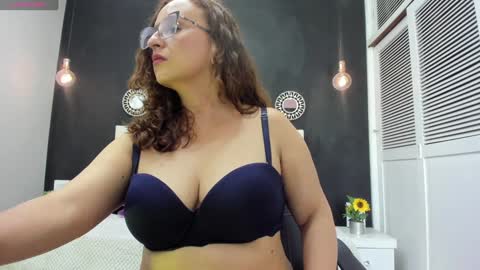 olivia online show from December 24, 1:49 am
