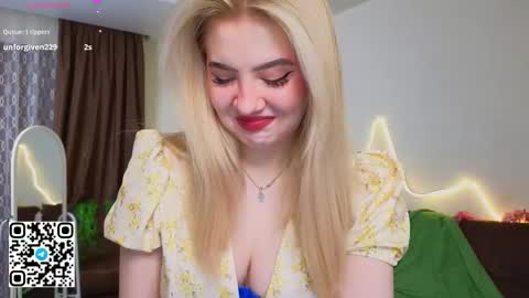 Snapshot of oliviabr0wn chatting on February 24, 2:20 am Olivia online show from February 24, 2:20 am