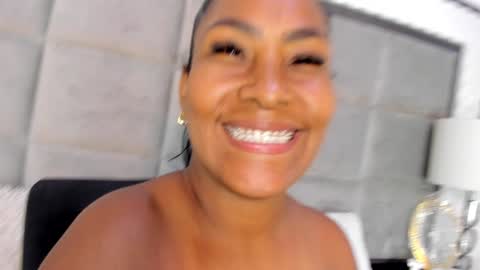 Snapshot of oliviaburningmilf chatting on January 20, 10:37 pm Olivia Burning online show from January 20, 10:37 pm