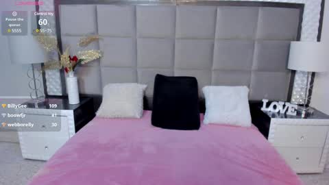 Snapshot of oliviaburningmilf chatting on February 15, 2:15 am Olivia Burning online show from February 15, 2:15 am