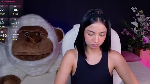 Olivia Mcneill  online show from February 4, 10:55 pm