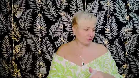 Snapshot of oliviaoskar_ chatting on December 30, 12:09 pm Kelly online show from December 30, 12:09 pm
